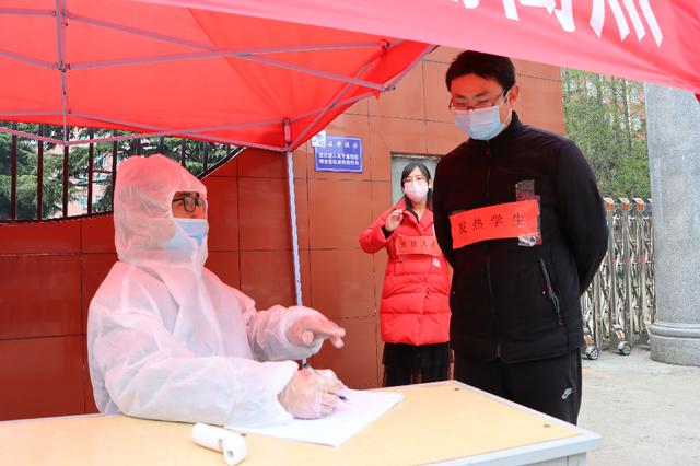 市教育局對南陽一中、南陽五中高三開學準備工作開展檢查驗收