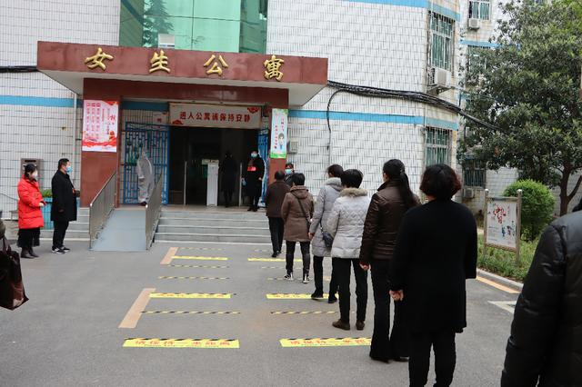 市教育局對南陽一中、南陽五中高三開學準備工作開展檢查驗收