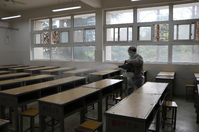 市教育局對南陽一中、南陽五中高三開學準備工作開展檢查驗收