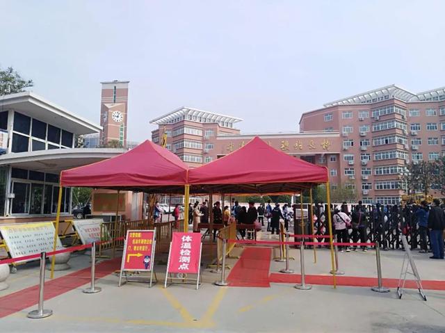現(xiàn)場：南陽一中返校復(fù)學(xué)首日全流程：貼心、放心